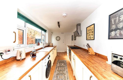 Cleethorpes Apartment | Finest Retreats - Sheila's Cottage