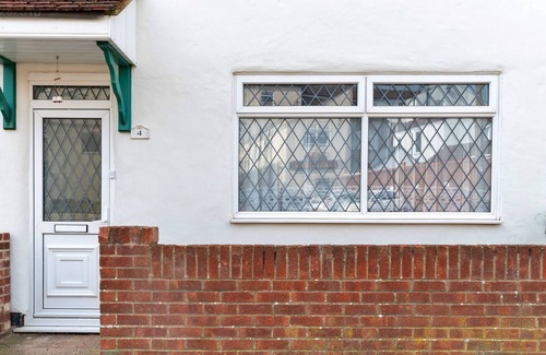 Cleethorpes Apartment | Finest Retreats - Sheila's Cottage