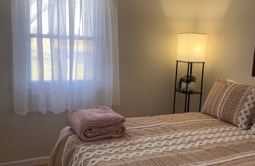 Seneca Falls House | Finger Lakes Wine Trails - Beautiful 4 Bedroom Home