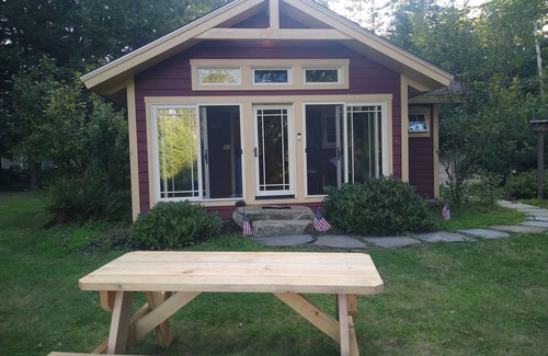 Rindge Cottage | Finnish Cabin with Sauna on Lake Monomonac