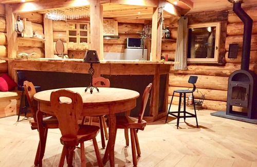 Collonges-sous-Saleve Ski Chalet | Finnish Kota Cave Orjobet