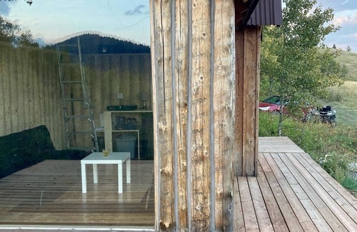 Division No. 3 Cabin | Finnish Off-Grid Cabin in the Foothills