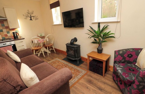 Newcastle-upon-Tyne Cottage | FIR TREE COTTAGE, pet friendly, with a garden in Otterburn
