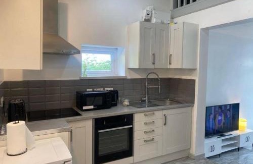 Ainley Top Apartment | Firdaus Loft Haven in Huddersfield