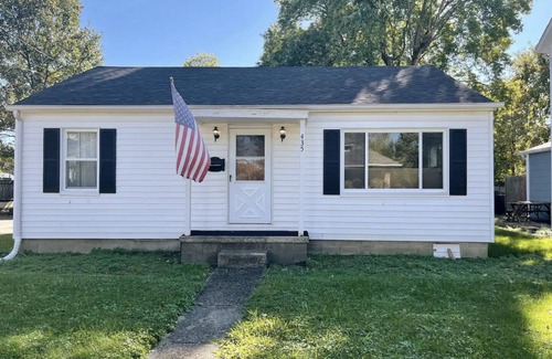 Loveland House | Fire Pit, Bike Trail, Restaurants, Kings Island, Work Desk, 3+ Night Discount