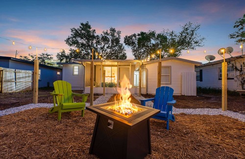 College Park House | Fire Pit + Grill + 2MI to DT + Long Term Stays!