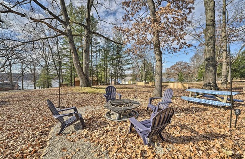 Mecosta Cottage | Fire Pit & Grill: Lakeview Mecosta Cottage!