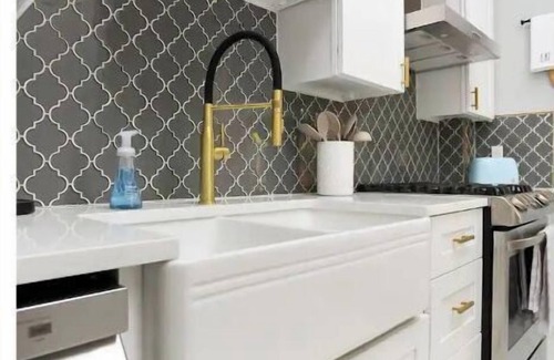 Southtown House | Fire Pit + Hot Tub 2BR Escape Near River Walk