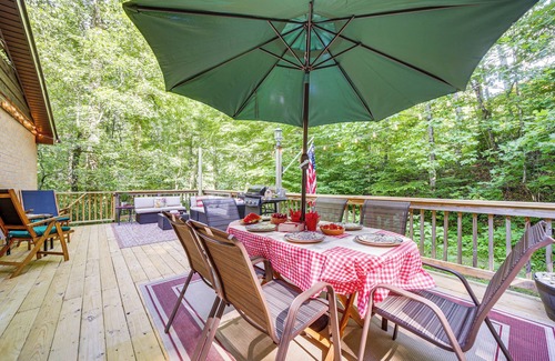Sylva House | Fire Pit & Mtn Views: North Carolina Abode!