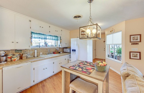 Alto House | Fire Pit & Patios: Peaceful Alto Getaway!