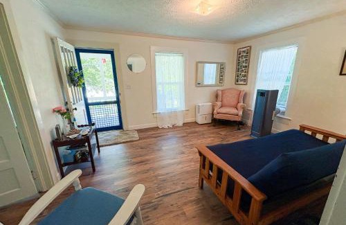 Hendersonville House | Firefly Cottage