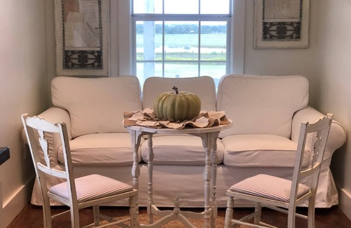 Brenham Cottage | Firefly Farms - Country Guest Cottage