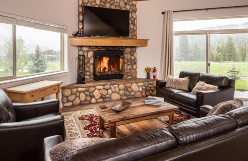 Big Sky House | Firelight Chalet - 106 Candlelight Meadows