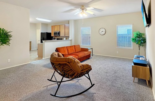 Atascocita House | Firepit Nights Near IAH & Downtown Houston