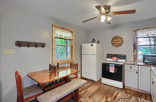 Marienville House | Firepit | WiFi | Cook Forest | Pet Friendly