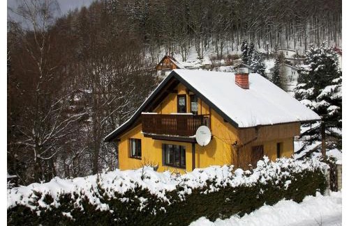 Steinbach-Hallenberg House | Fireplace Stay with Views