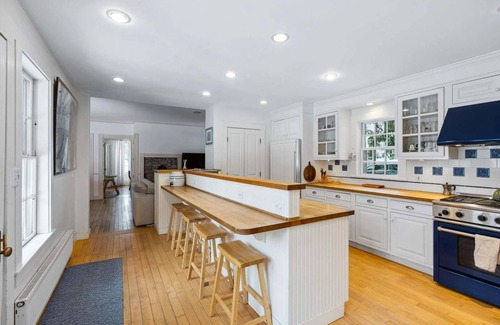 Woodstock House | Fireplace, Library - 21 Mountain Ave, Woodstock*