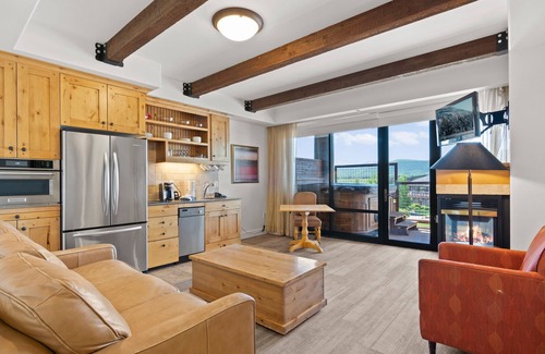 Kimball Junction Condo | Fireplace & Private Hot Tub | Private Balcony + Views | Clean + Spacious