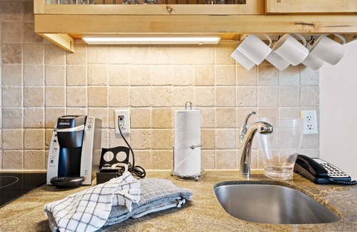 Kimball Junction Condo | Fireplace & Private Hot Tub | Private Balcony + Views | Clean + Spacious