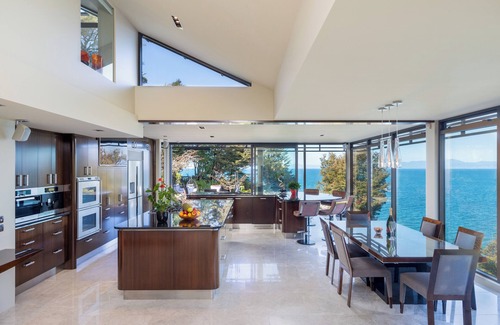 Ngaio Bay Cabin | Fireplace Suite - Ocean Views & Beach