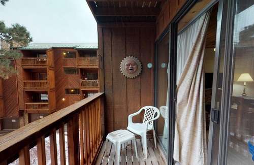Angel Fire Condo | Fireplace | WiFi | Close to Lifts | Windchimes 204