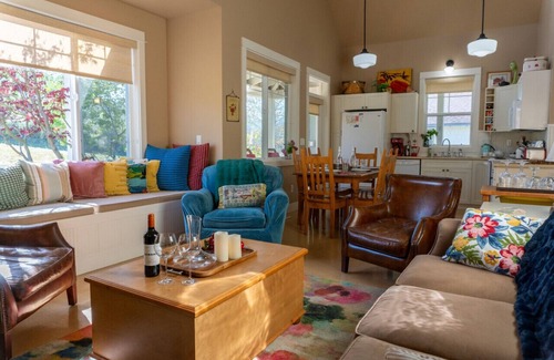 Oroville Cottage | Firerock Hideout - Short stroll to Everything!
