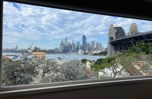 Sydney House | Firework View Location! Classic 4-Level Terrace Style Living in Kirribilli