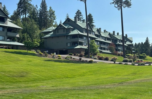 Coeur d'Alene Condo | FIREWORKS, LAKE ACCESS, BOAT MOORING OPTION - 3-bedroom unit Lake Coeur d'Alene
