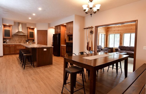 Spring Brook House | First Class 2 - Arcade/Firepit/ADA/NEW BUCK HUNTER RELOADED