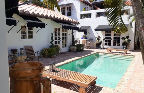 Old Northwood Cottage | First Class Accommodations in West Palm Beach Florida - Unit Number #1