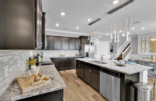 Davenport House | First Class Designer Home - Sleeps 27- Fab Games Room - Close to Disney