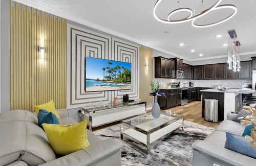 Davenport House | First Class Designer Home - Sleeps 27- Fab Games Room - Close to Disney