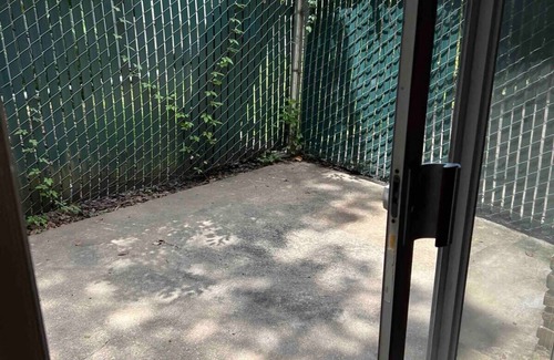 Mid City South Apartment | First floor 1-bedroom Apt with off-street parking