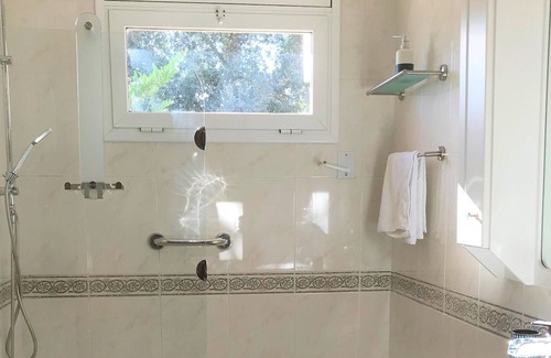 Can Trabal House | First Floor, 15 minutes away from Sitges, Heated Private Pool, Jacuzzi & Sauna