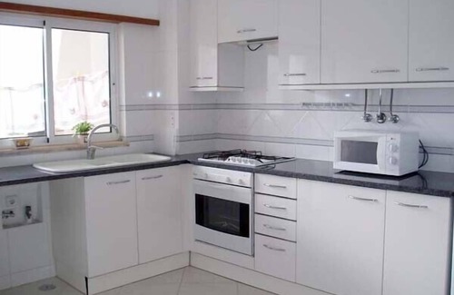Correeira Apartment | First floor apartment with garden views