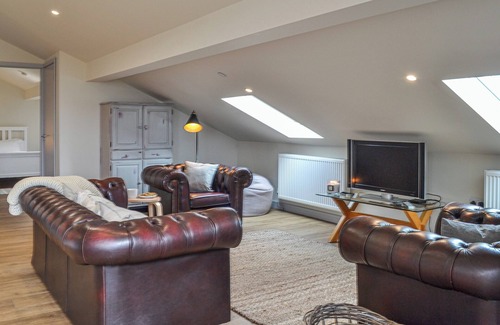 Aberdare Cottage | First floor barn conversion close to Zip World and Bike Park Wales.