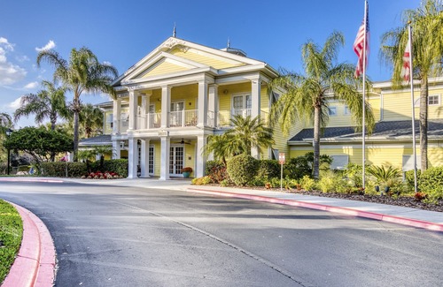 Bahama Bay House | First-floor condo w/restaurant, near theme parks, basketball court, pools