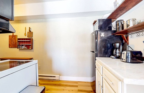Campton Condo | First-floor mountain condo with amazing views, yard, pool, & gym - near skiing