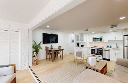 West Beach Village Condo | First-Floor Seascape Villa with Easy Beach Access - Tennis, Golf Nearby