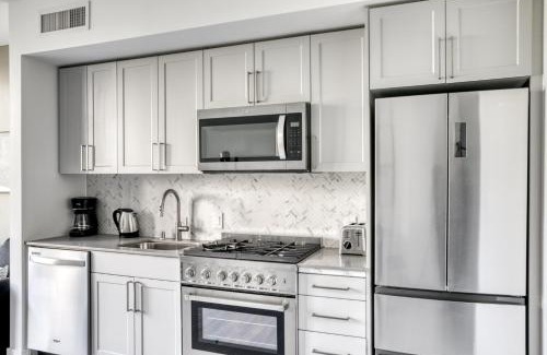 Downtown Seattle Apartment | First Hill 1BR w Gym Coworking SEA-438