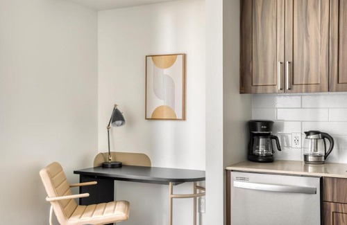 Downtown Seattle Apartment | First Hill Studio w Gym Coworking SEA-447
