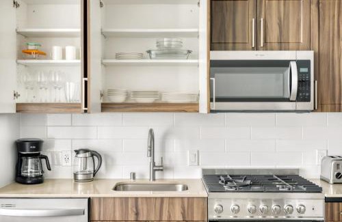 Downtown Seattle Apartment | First Hill Studio w Gym Coworking SEA-447