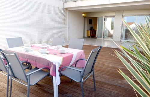 Molinell Apartment | FIRST LINE BEACH APARTMENT WITH SEA VIEWS. WIFI.