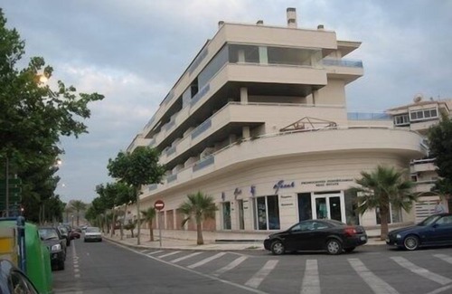 L'Alfas del Pi Apartment | First line beach apartment with large terrace, communal pool and garage