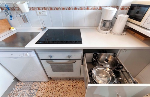 Villajoyosa Apartment | FIRST LINE, LARGE TERRACE, WONDERFUL VIEWS, HIGH STANDING:free wi-fi and P