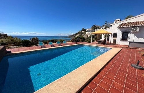 Coveta Fuma Villa | First Line Villa Seafront With Private Pool and Direct Access to the Sea!