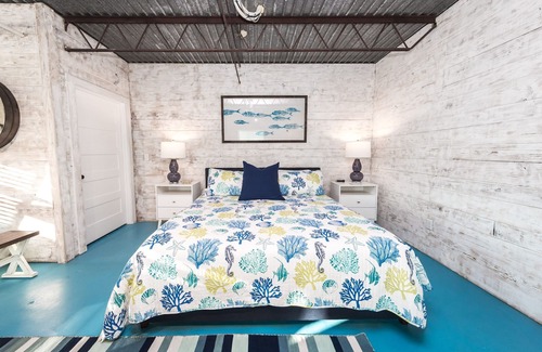Historic Downtown Apalachicola Apartment | First Mates Quarters at Scipio Creek Marina