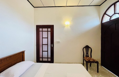 Negombo Hotel | First or Last Night in Sri Lanka? Experience comfort near the Airport & Beach !