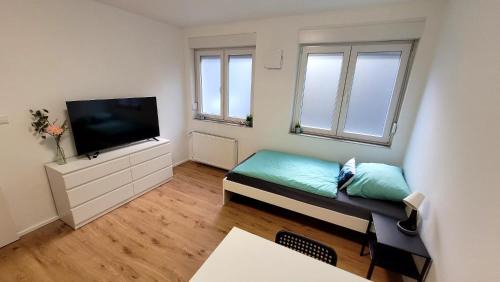Villingen-Schwenningen Apartment | Fischer Apartment 3 - moderne Monteurs- & Ferienwohnung mit 3 Schlafzimmern - NEU renoviert