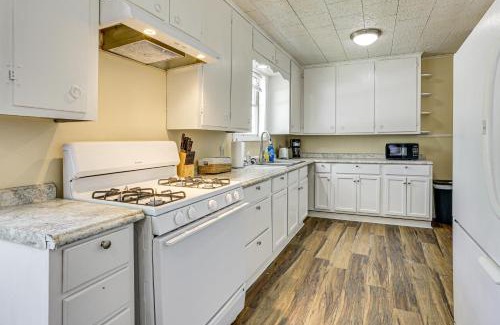 Lakeview Jefferson County Apartment | Fish and Explore Port Arthur Apt Near Sabine Lake!